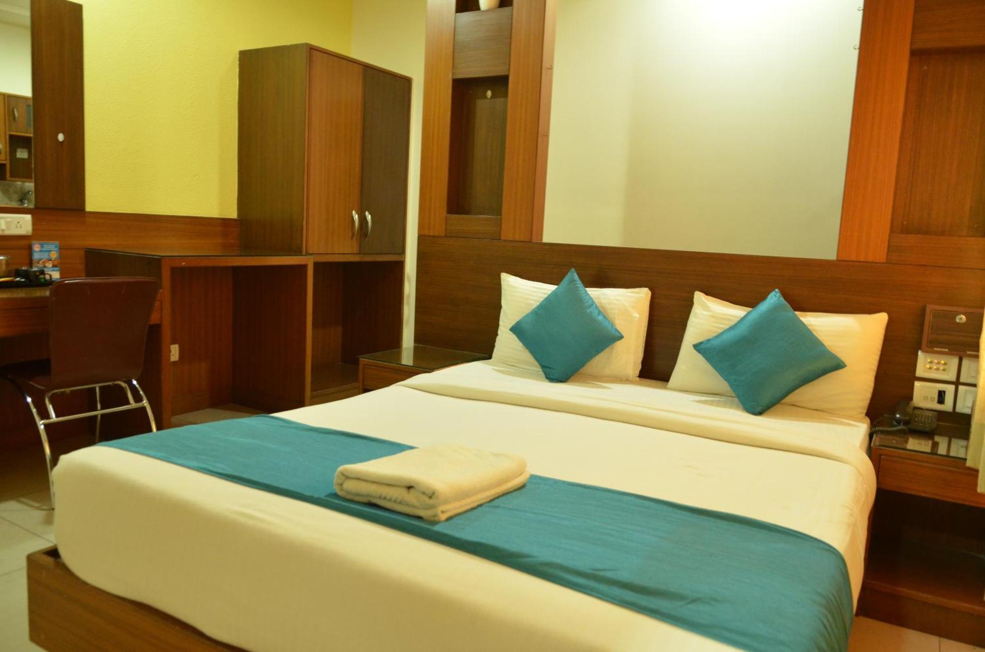 Cubbon Suites - 10 Minute Walk To Mg Road, Mg Road Metro And Church Street Bengaluru Kültér fotó