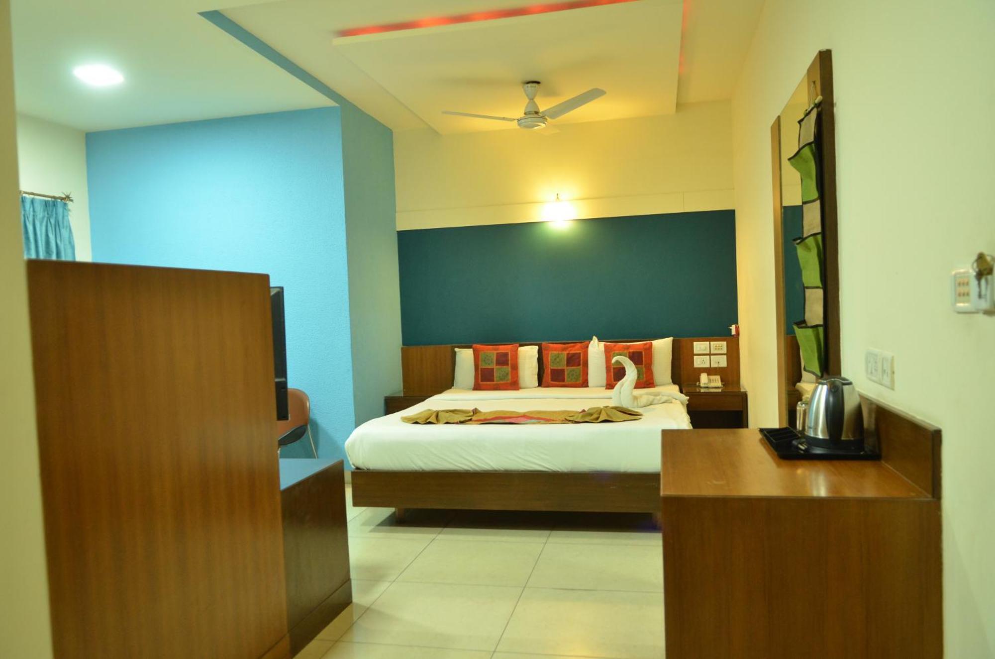 Cubbon Suites - 10 Minute Walk To Mg Road, Mg Road Metro And Church Street Bengaluru Kültér fotó