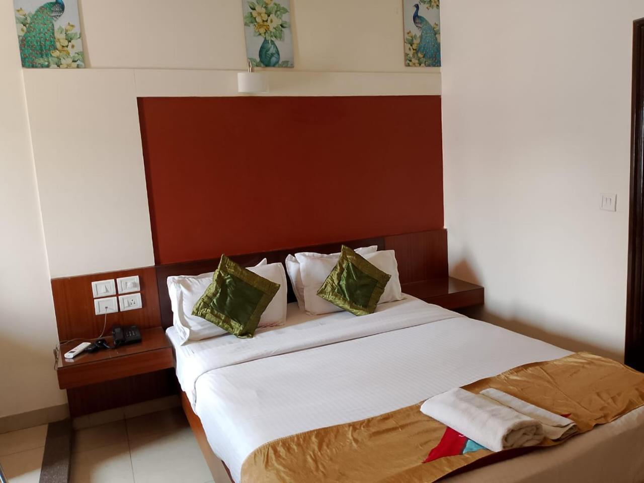 Cubbon Suites - 10 Minute Walk To Mg Road, Mg Road Metro And Church Street Bengaluru Kültér fotó